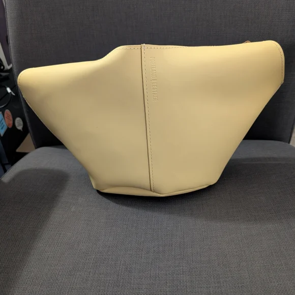 PLG Large Kangaroo in Vanilla - Picture 4 of 11